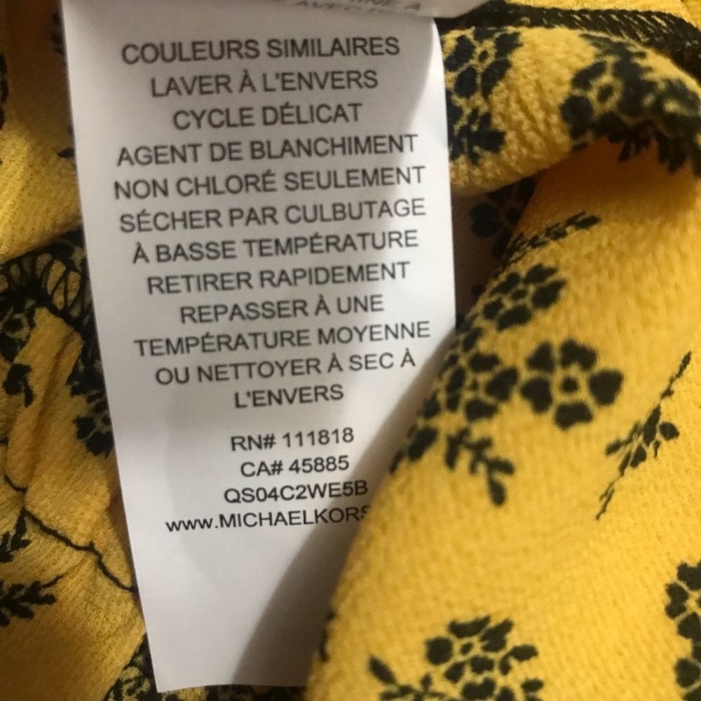 Beautiful MK blouse - Picture 12 of 12
